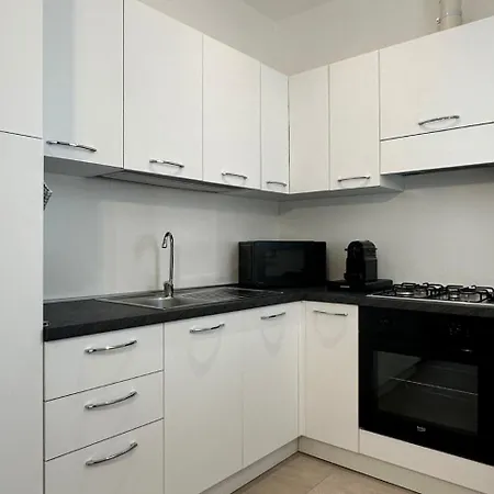 Belloluogohouse, Bilocale Luminoso Vicino Al Centro Storico Con Posto Auto Apartment